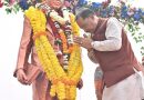 मुख्यमंत्री विष्णुदेव साय ने संविधान दिवस के अवसर पर डॉ. भीमराव अंबेडकर की प्रतिमा पर माल्यार्पण कर किया नमन